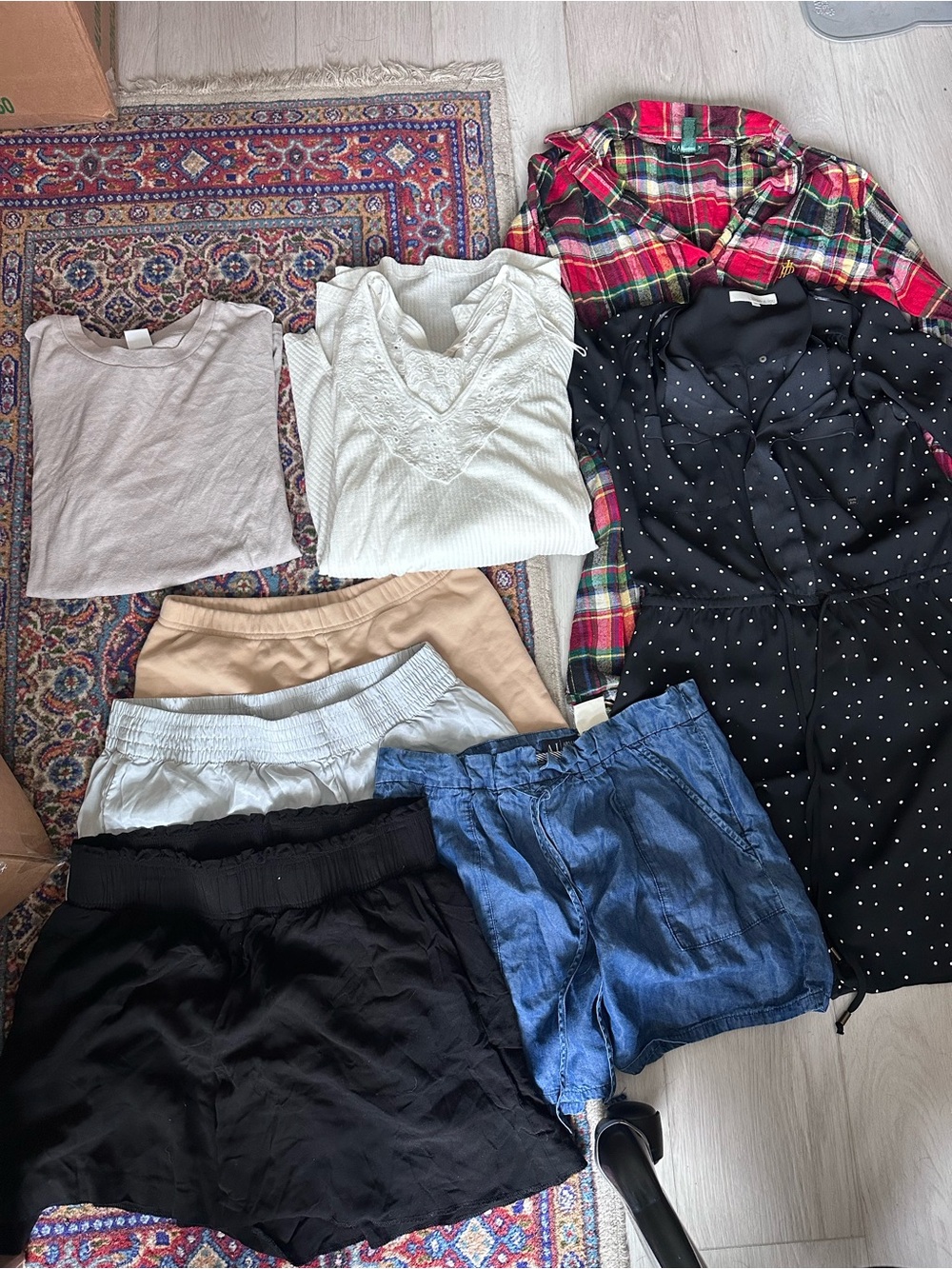 Brand Name Clothing Lot M/L 8 Pieces